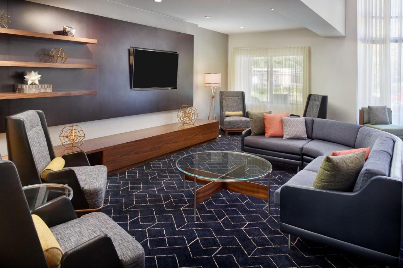 Courtyard By Marriott Atlanta Alpharetta Hotel Exterior photo