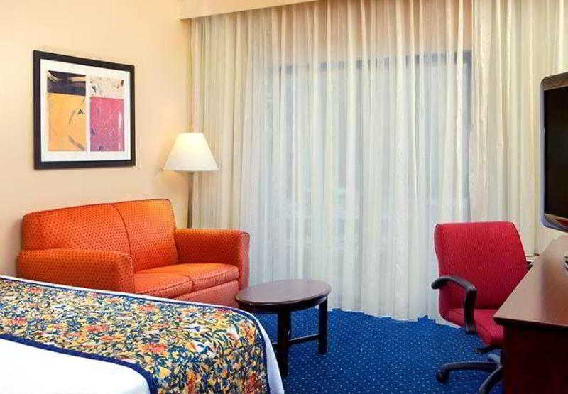 Courtyard By Marriott Atlanta Alpharetta Hotel Exterior photo